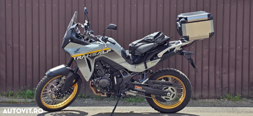 Honda XL750 Transalp - 4