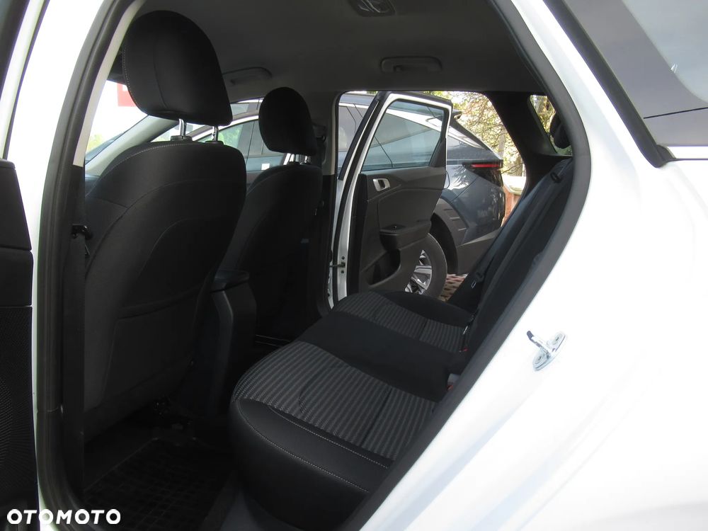 Kia Ceed 1.5 T-GDI M - 7