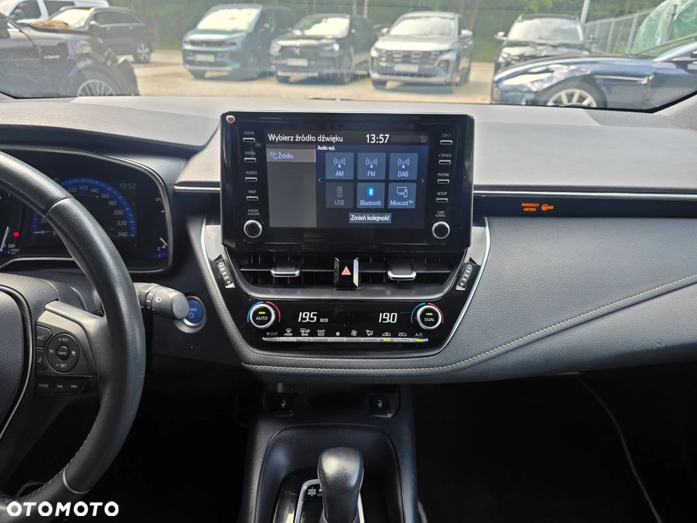 Toyota Corolla 1.8 Hybrid Style - 18