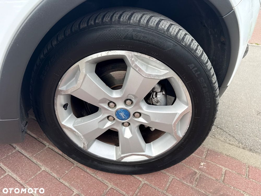 Ford Kuga 2.5 4x4 Titanium - 17