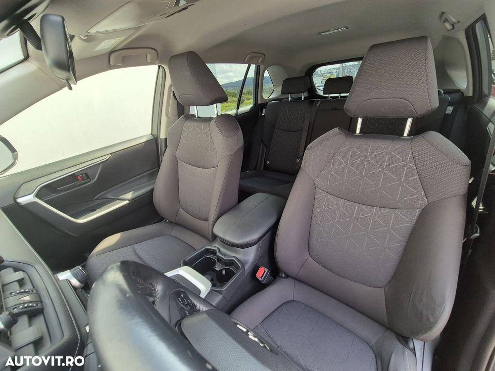 Toyota RAV4 - 10