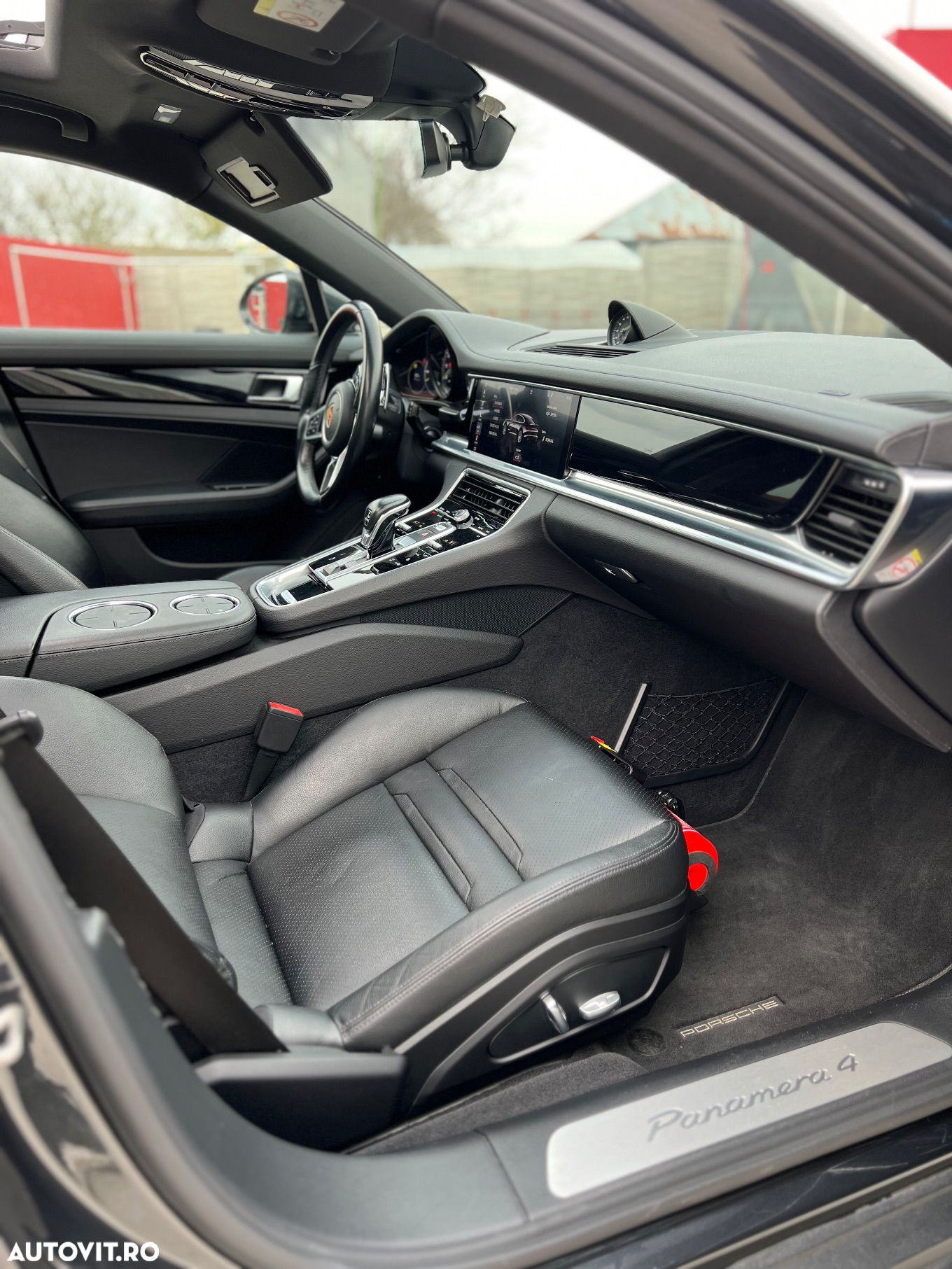 Porsche Panamera 4 E-Hybrid - 12