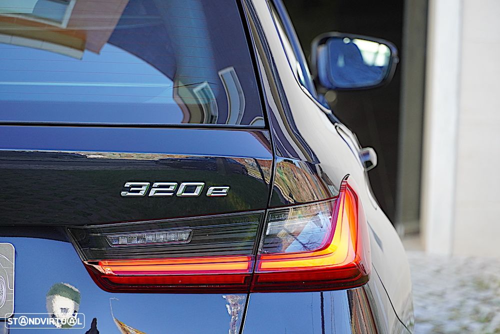 BMW 320 e Pack Desportivo M Auto - 16