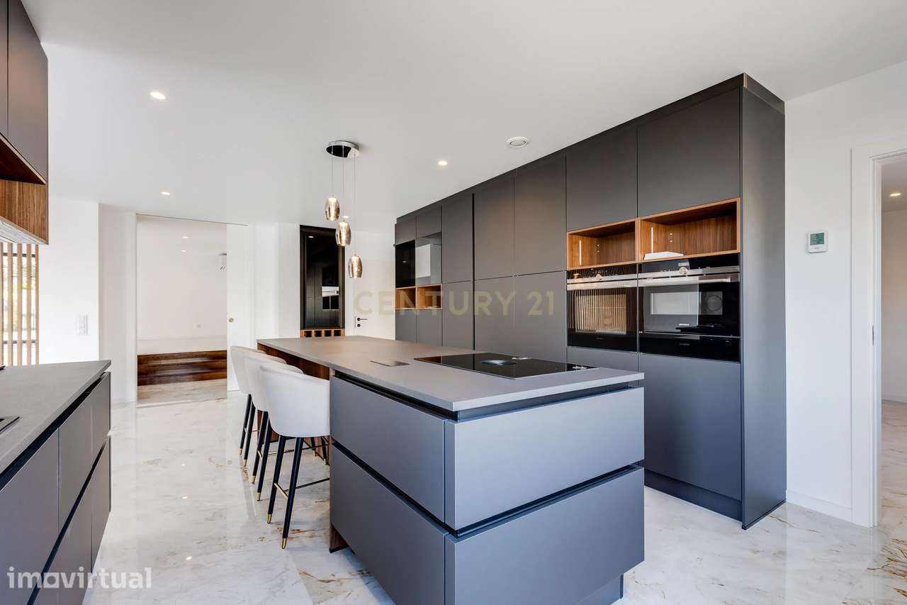Luxuosa Moradia T4 a 300 metros da Praia em Figueira da Foz. - Grande imagem: 2/60