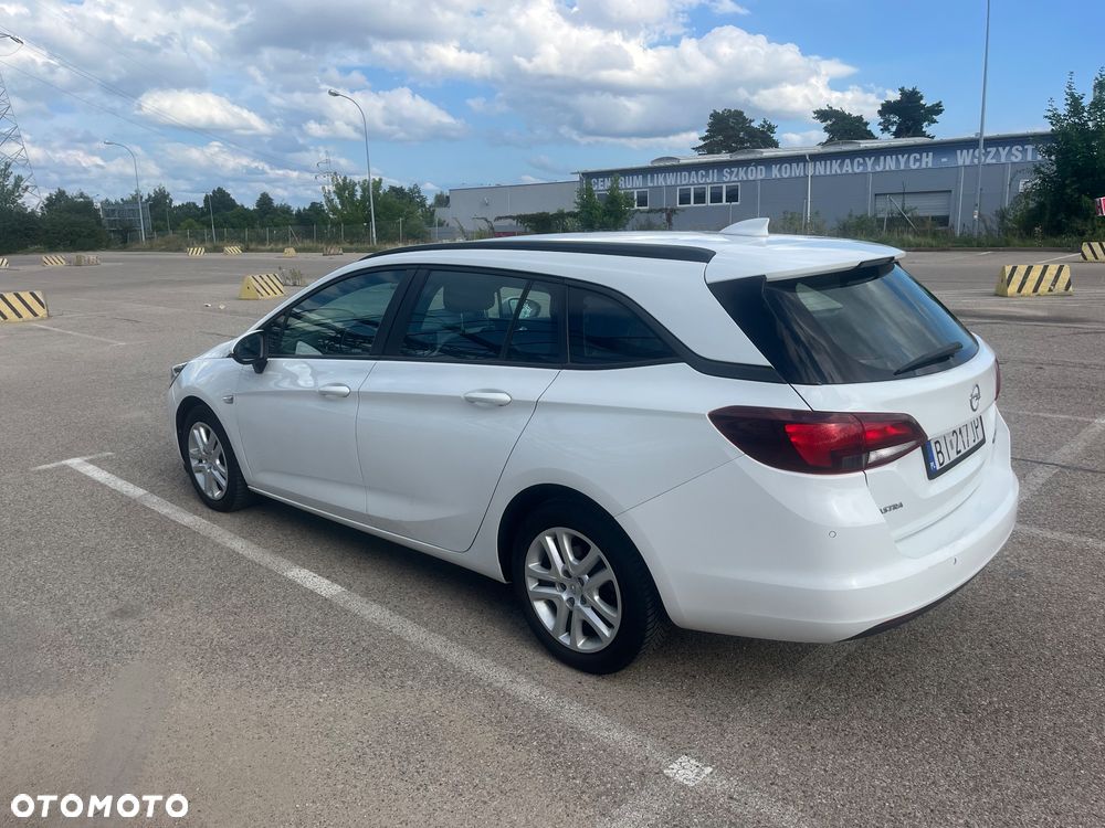 Opel Astra 1.6 D (CDTI) Dynamic - 2