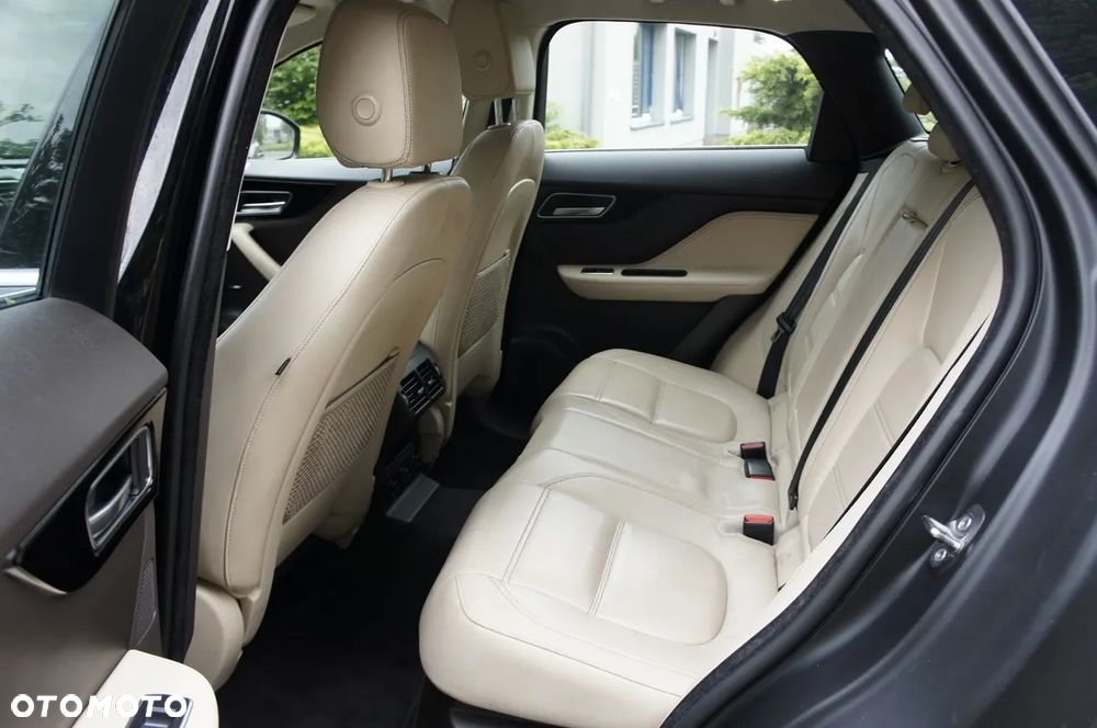 Jaguar F-Pace - 19