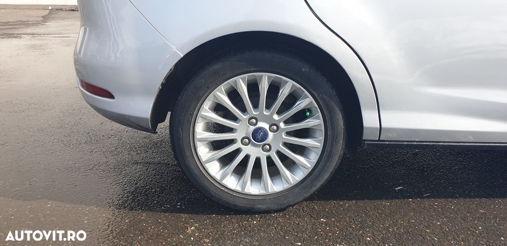 Ford B-Max - 11