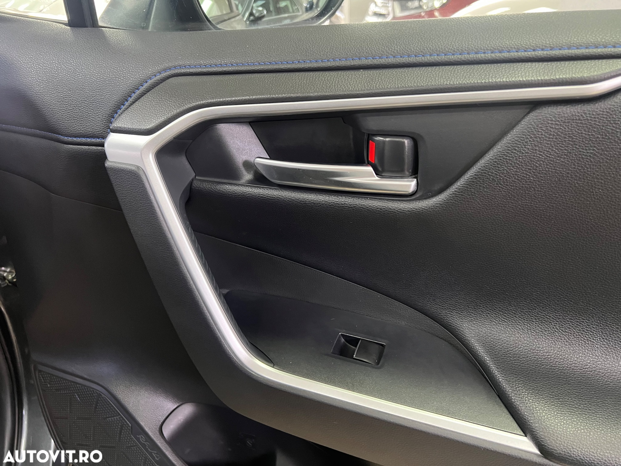 Toyota RAV4 2.5 4x4 Hybrid Lounge - 14