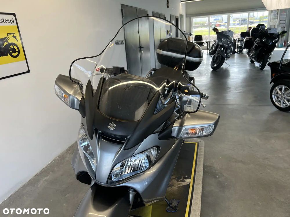 Suzuki Burgman - 14