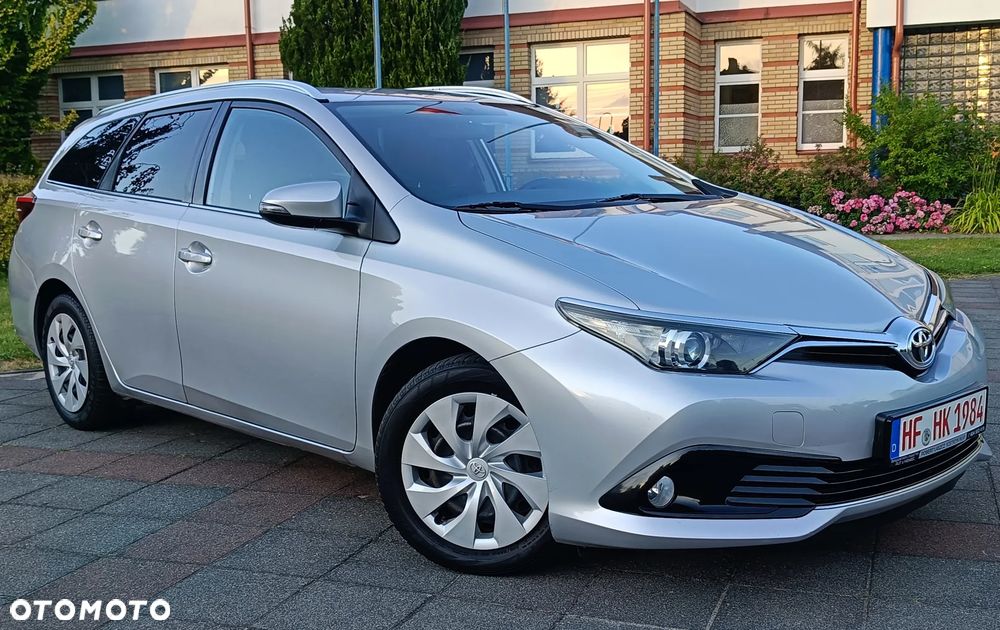 Toyota Auris 1.6 D-4D Executive - 8