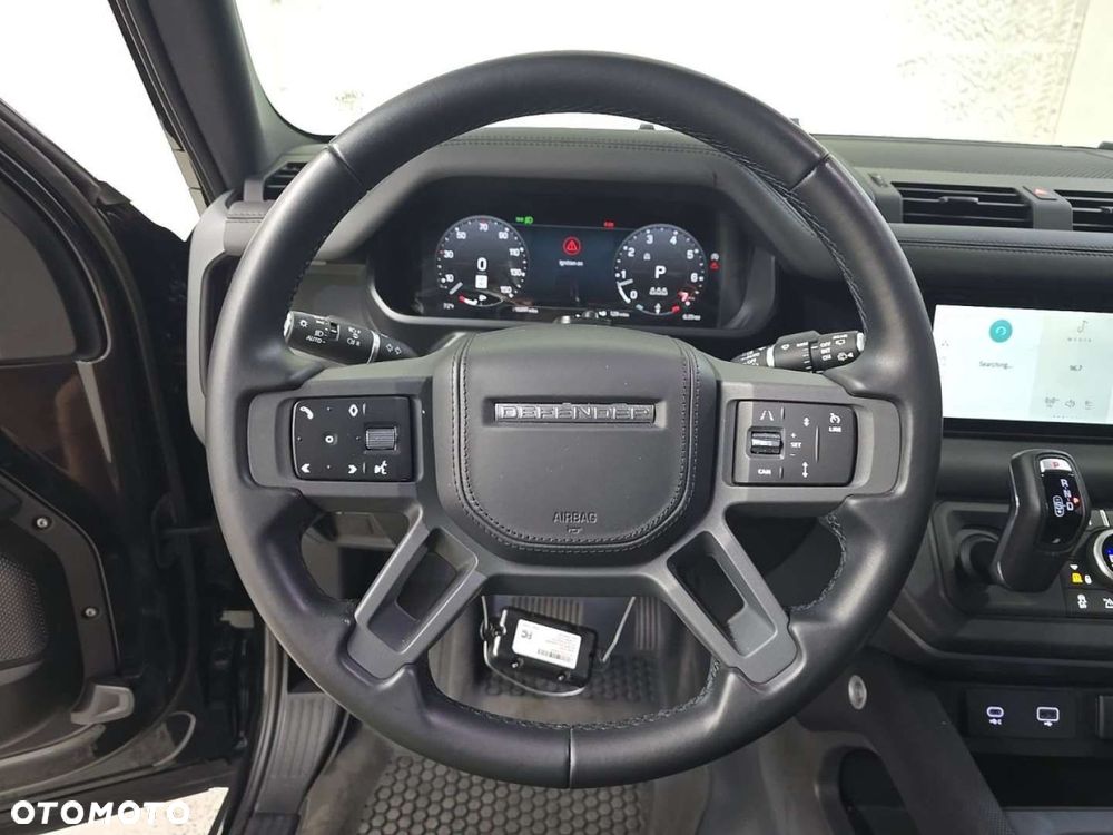 Land Rover Defender - 12