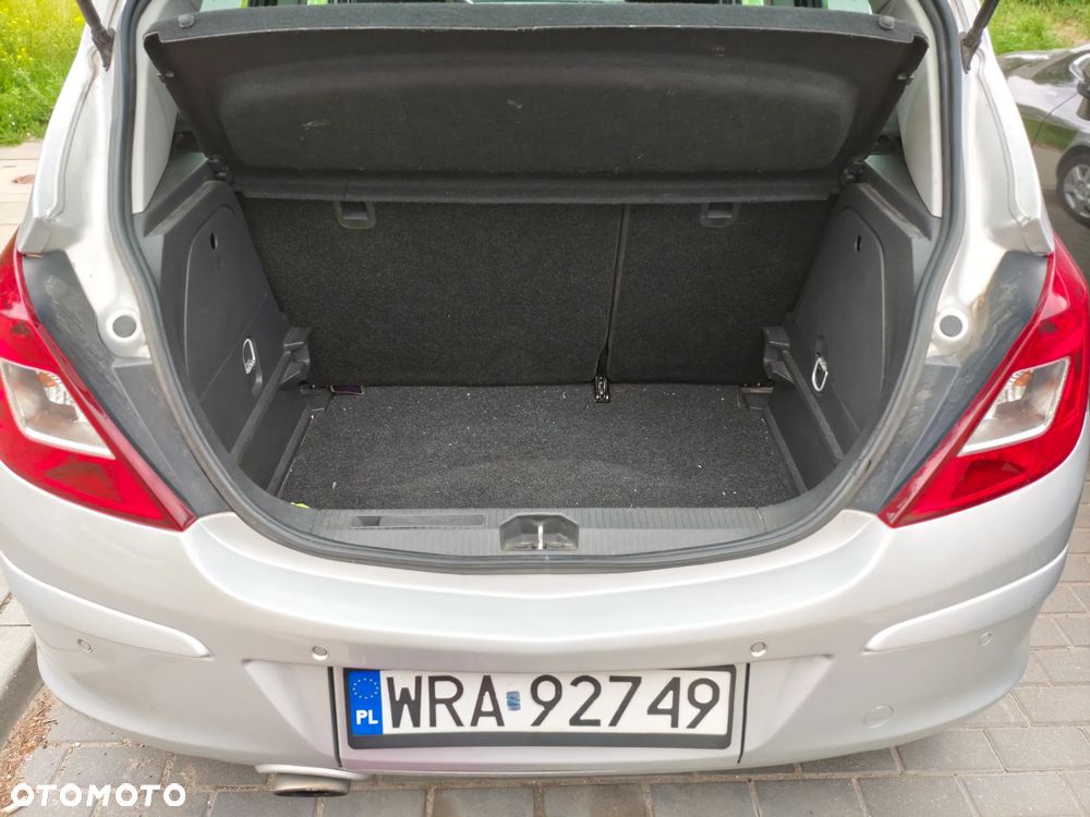 Opel Corsa 1.4 16V Energy - 11