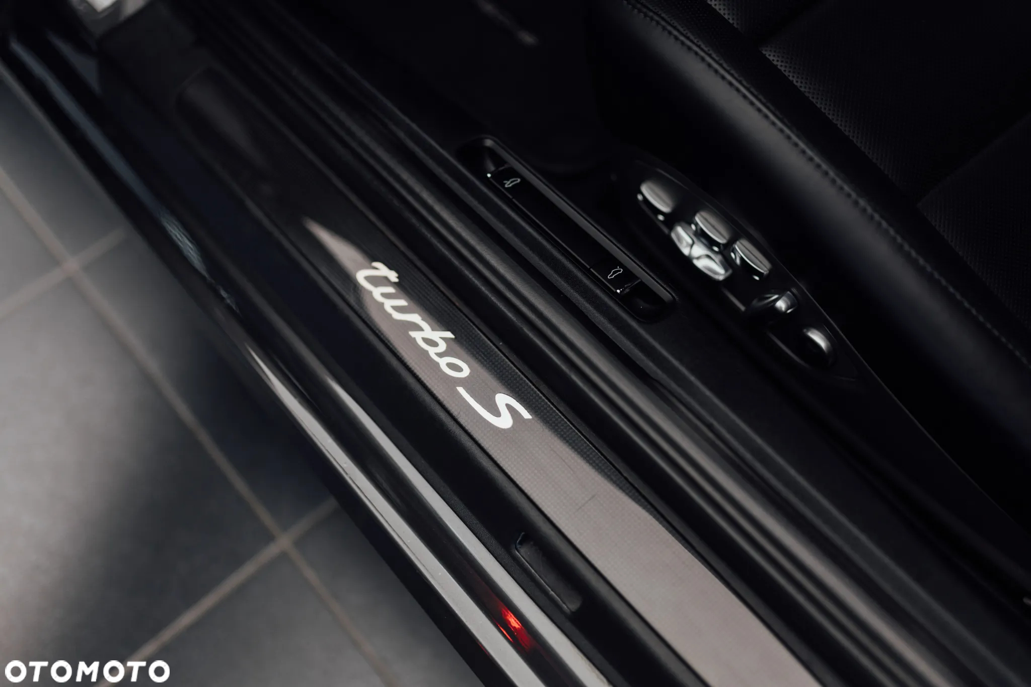 Porsche 911 Turbo S - 21