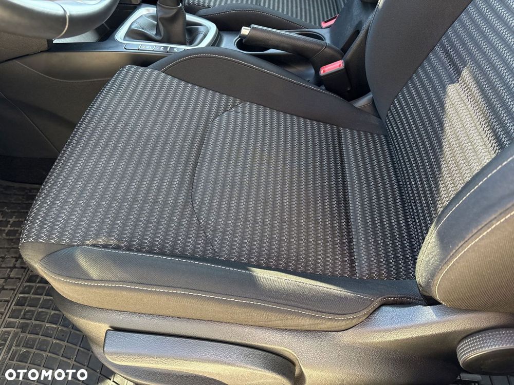Kia Ceed - 12