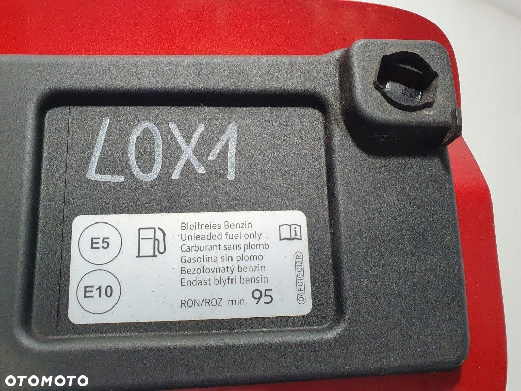 SEAT IBIZA V KLAPKA WLEW PALIWA CZERWONY L0X1 6F0809905C ORYGINAŁ SIŁOWNIK - 14