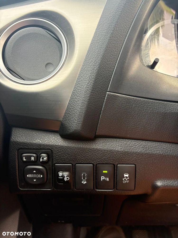 Toyota Auris 1.6 2010 - 13