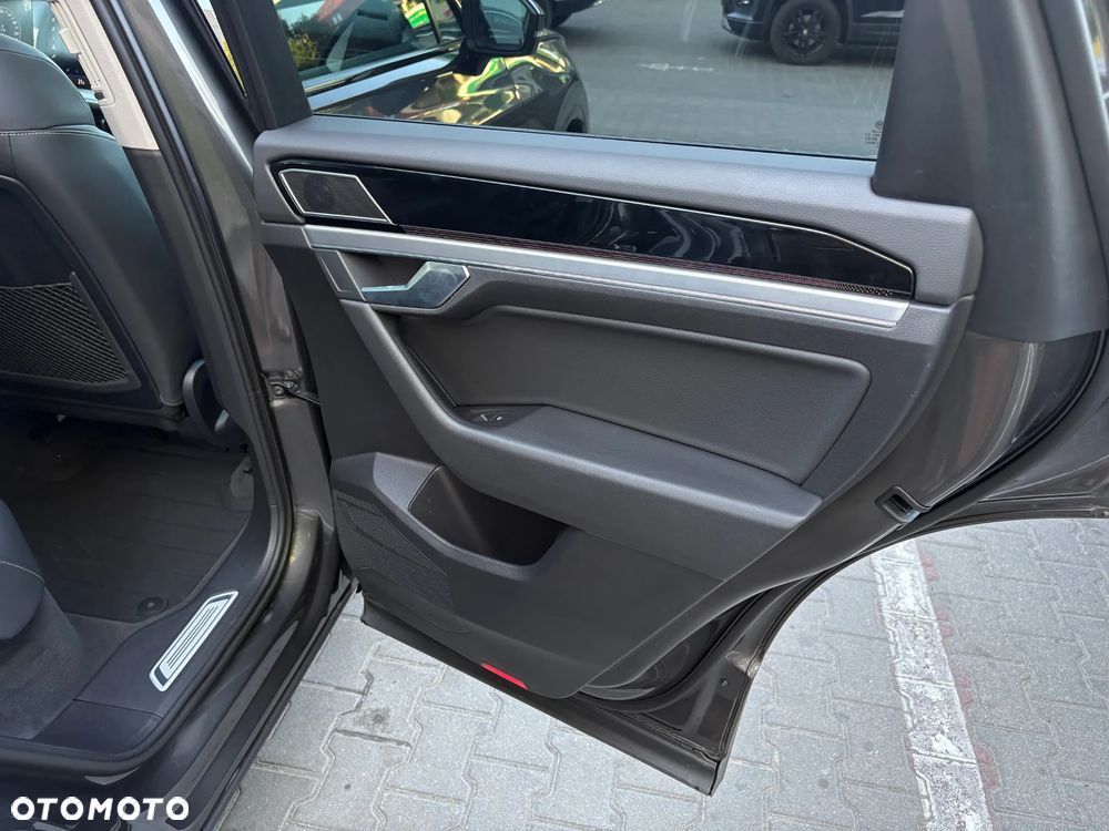 Volkswagen Touareg 3.0 V6 TDI SCR 4Mot - 26