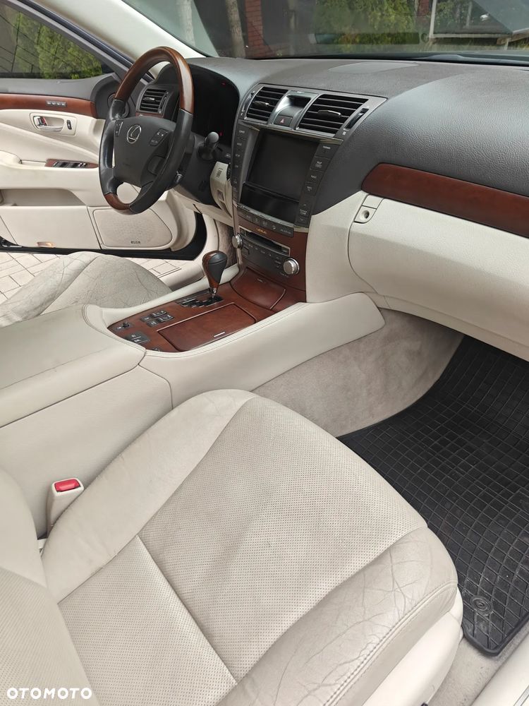 Lexus LS 460 Prestige AWD - 9
