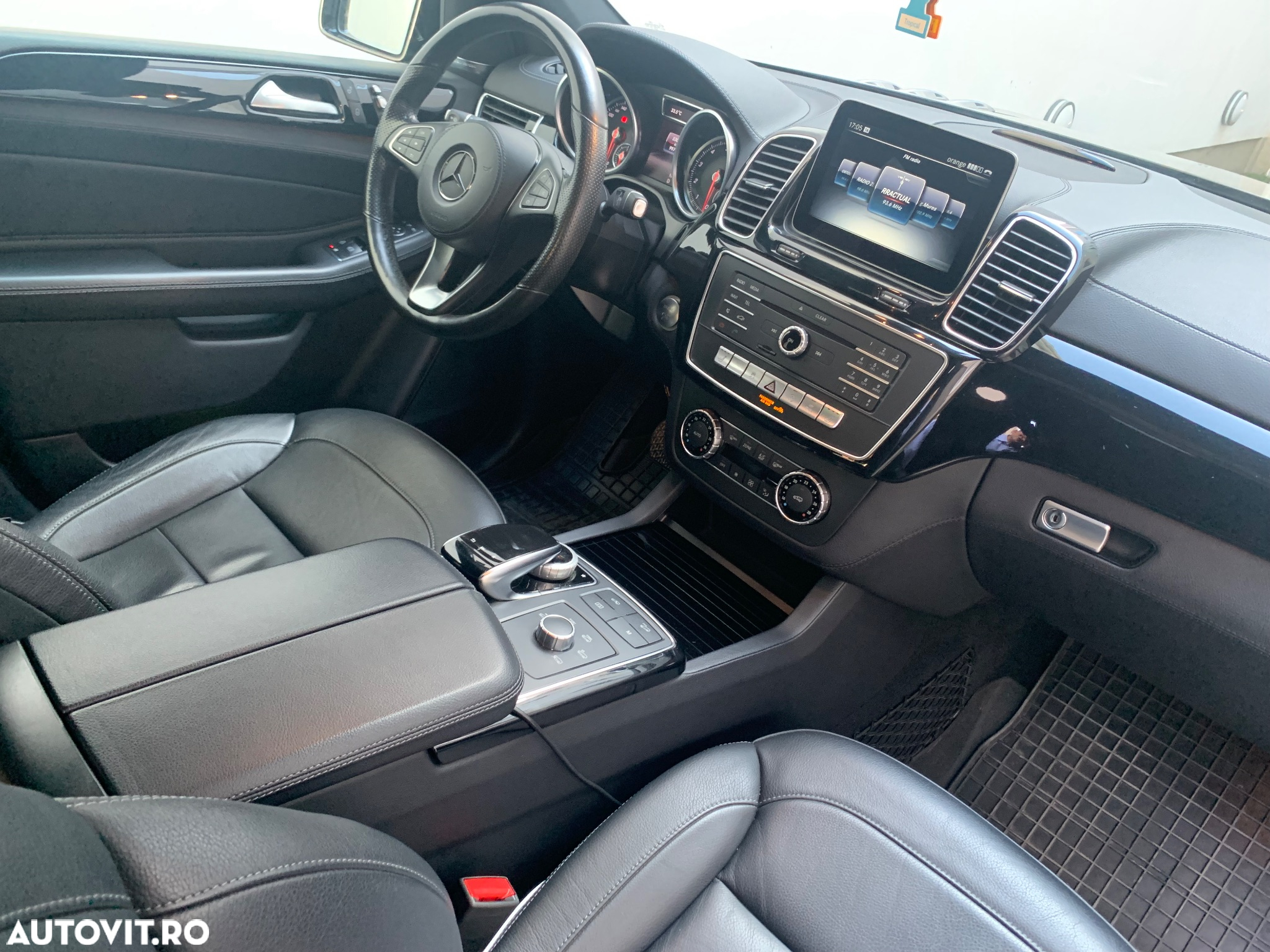 Mercedes-Benz GLS 400 4MATIC Aut - 16