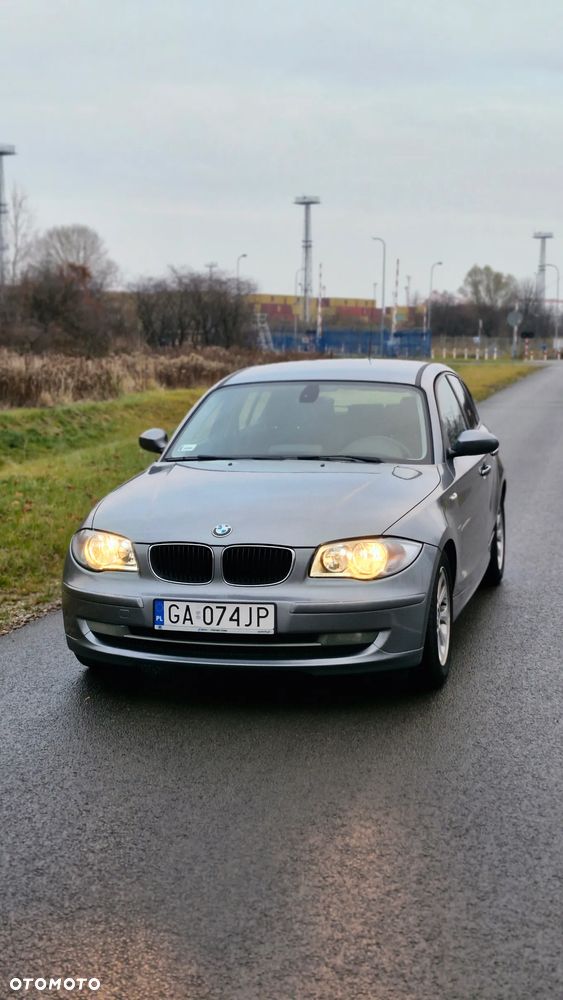 BMW Seria 1 118d DPF - 1