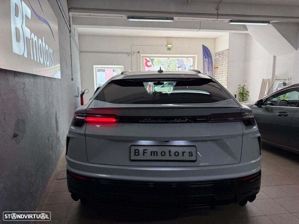 Lamborghini Urus 4.0 V8 - 8