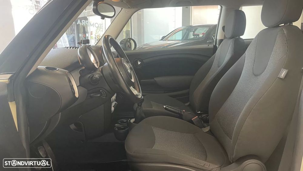 MINI 3 Portas One D - 18