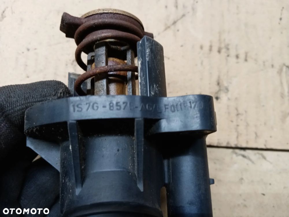Obudowa termostatu termostat Ford Mondeo MK3 2.0 16V 1S7G-8575-AG - 4