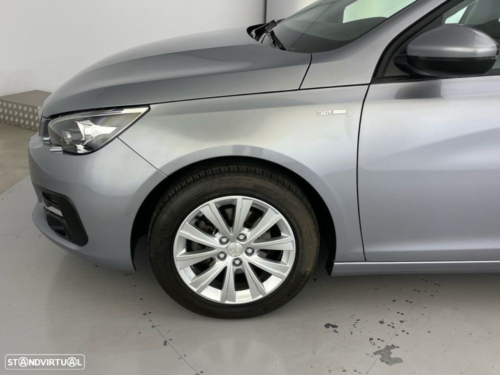 Peugeot 308 1.2 PureTech Style - 18