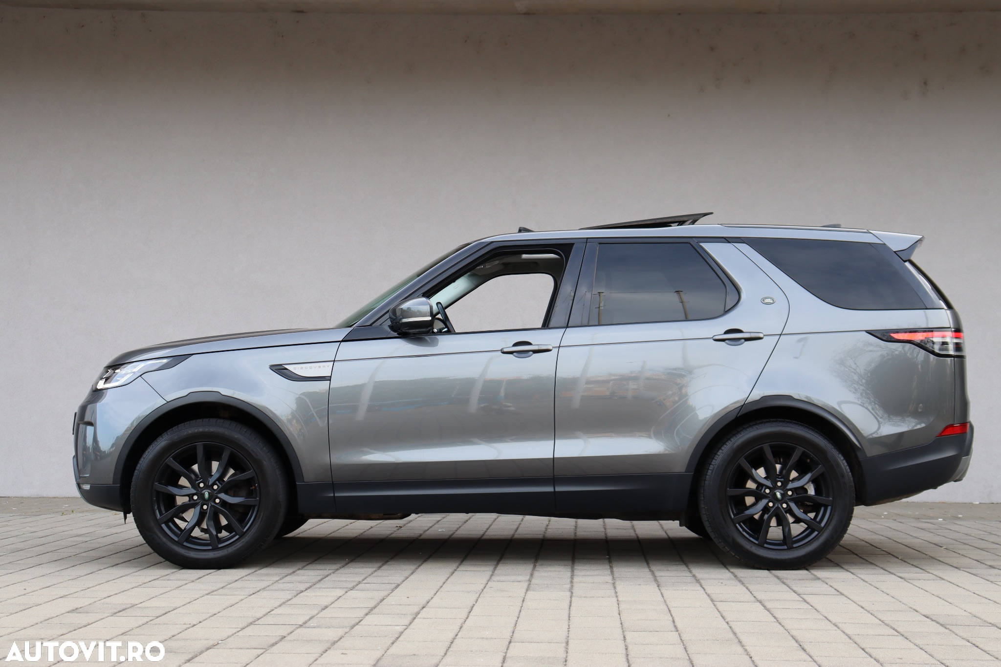 Land Rover Discovery 3.0 L TD6 HSE - 10