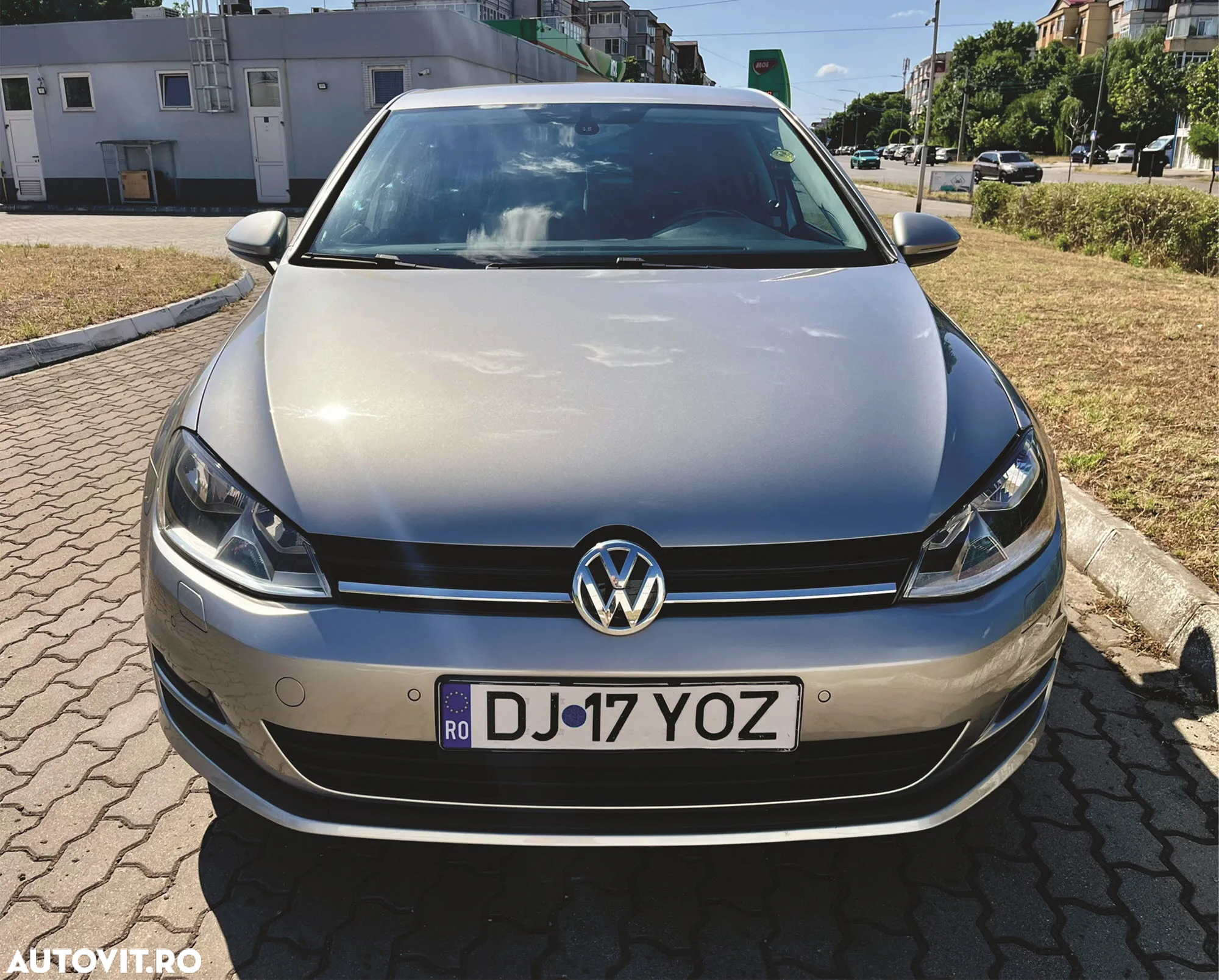 Volkswagen Golf 1.6 TDI BlueMotion Technology DPF Comfortline - 2
