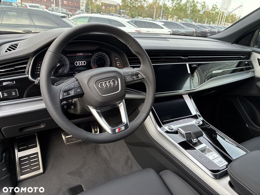 Audi Q8 - 10