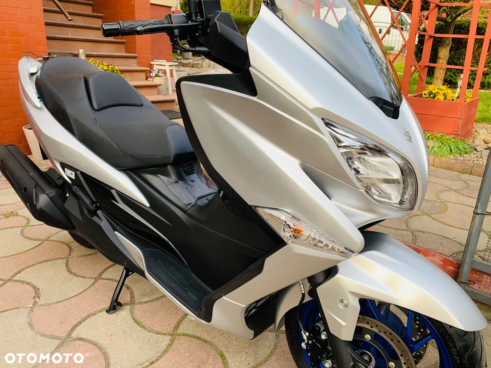 Suzuki Burgman - 7