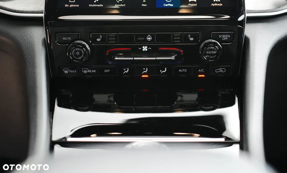 Jeep Grand Cherokee - 16