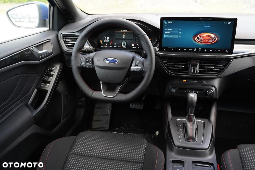 Ford Focus 1.0 EcoBoost mHEV ST-Line X - 12