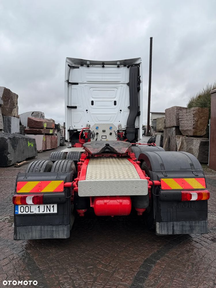 Mercedes-Benz Actros - 6