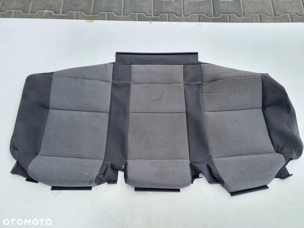VW T5 MULTIVAN materiał tapicerka poszycie fotel trójka TYŁ - 1