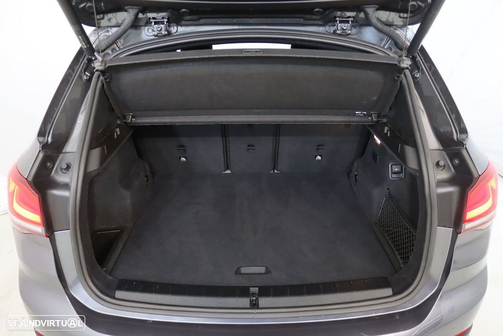 BMW X1 25 e xDrive Corporate Edition - 17