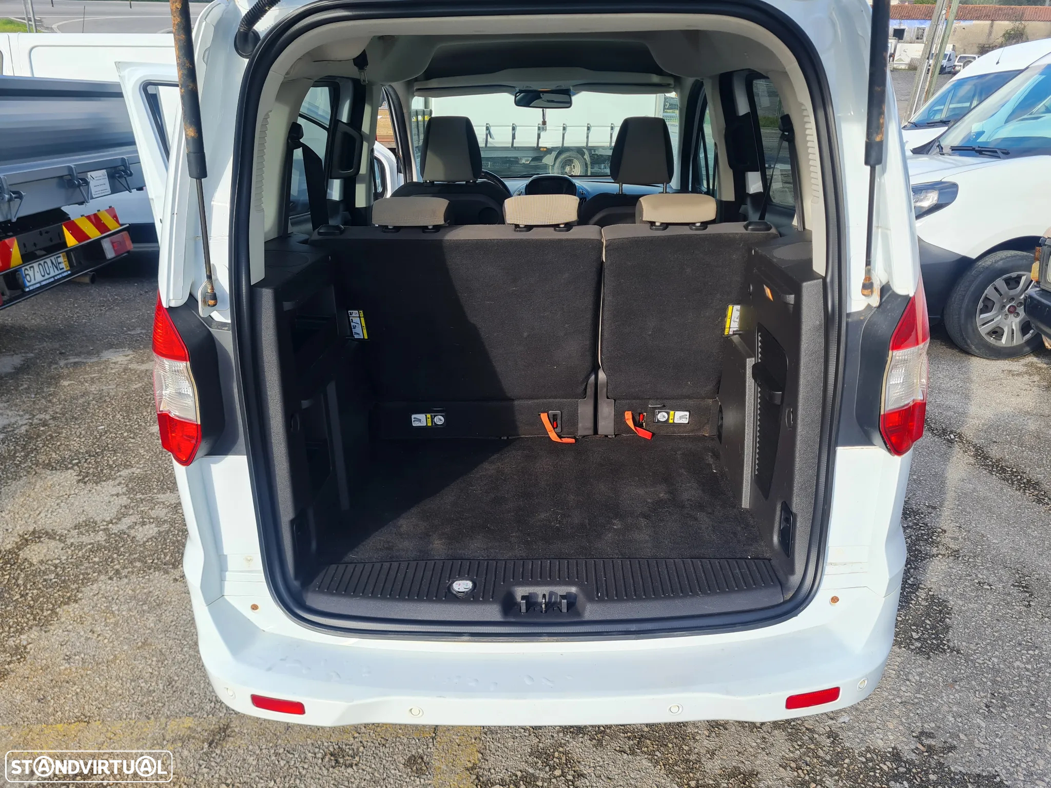 Ford Tourneo Courier 1.0 EcoBoost Titanium - 5