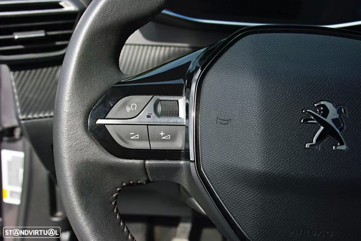 Peugeot 2008 1.2 PureTech Allure - 26