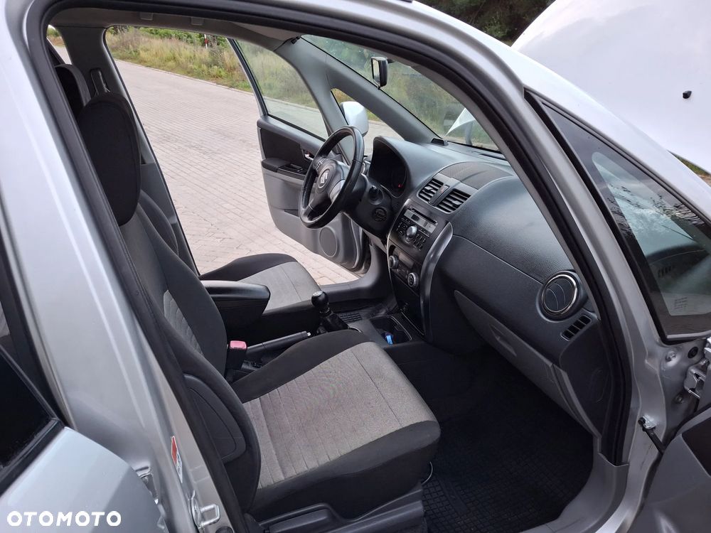 Suzuki SX4 1.6 Premium 4WD - 17