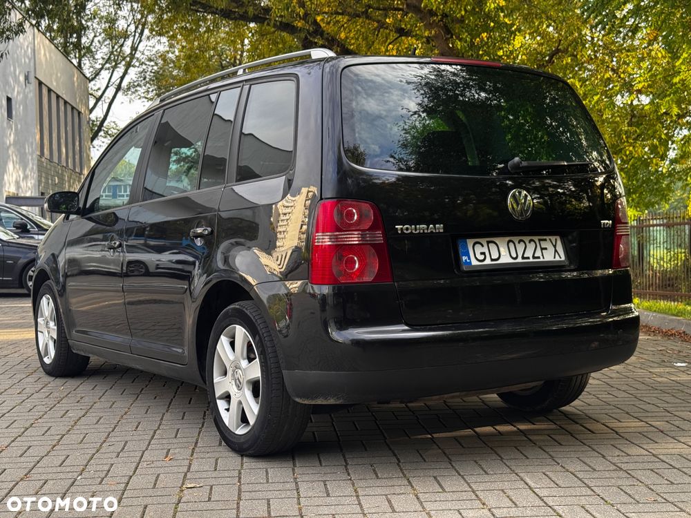 Volkswagen Touran 1.9 TDI DPF Trendline DSG - 9