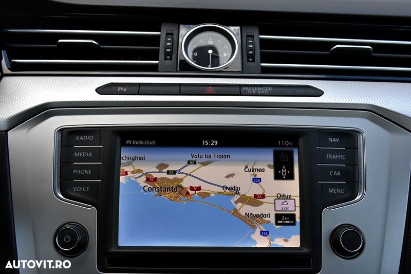 Volkswagen Passat 2.0 TDI DSG Highline - 17