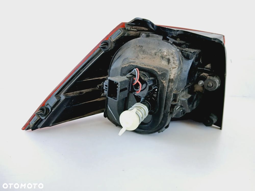 Lampa Tył Tylna Prawa Błotnik VW Golf VII 7 Hatchback - 9