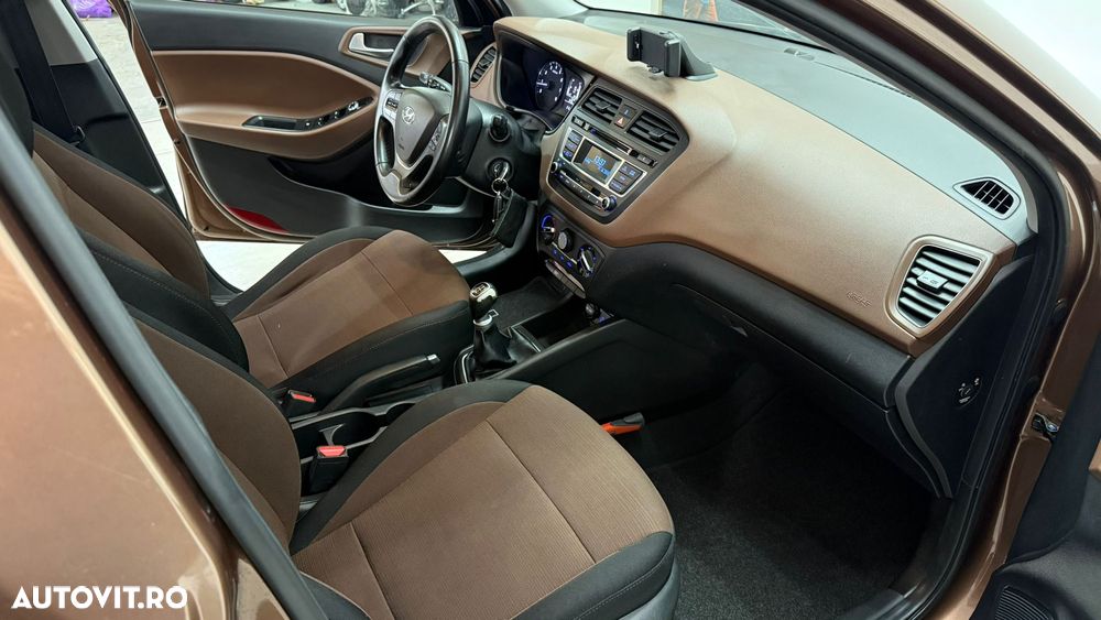 Hyundai i20 - 8