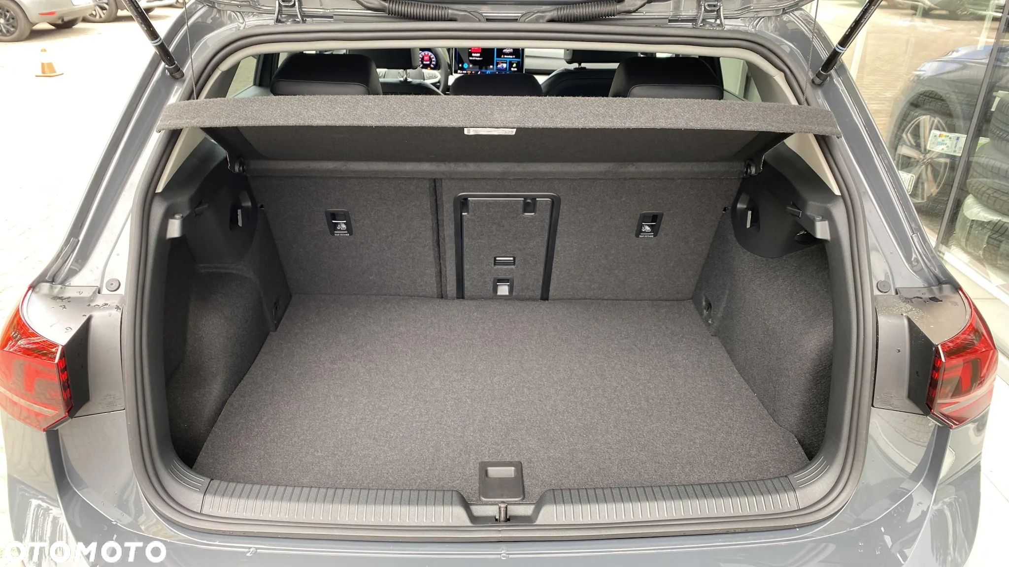 Volkswagen Golf - 24