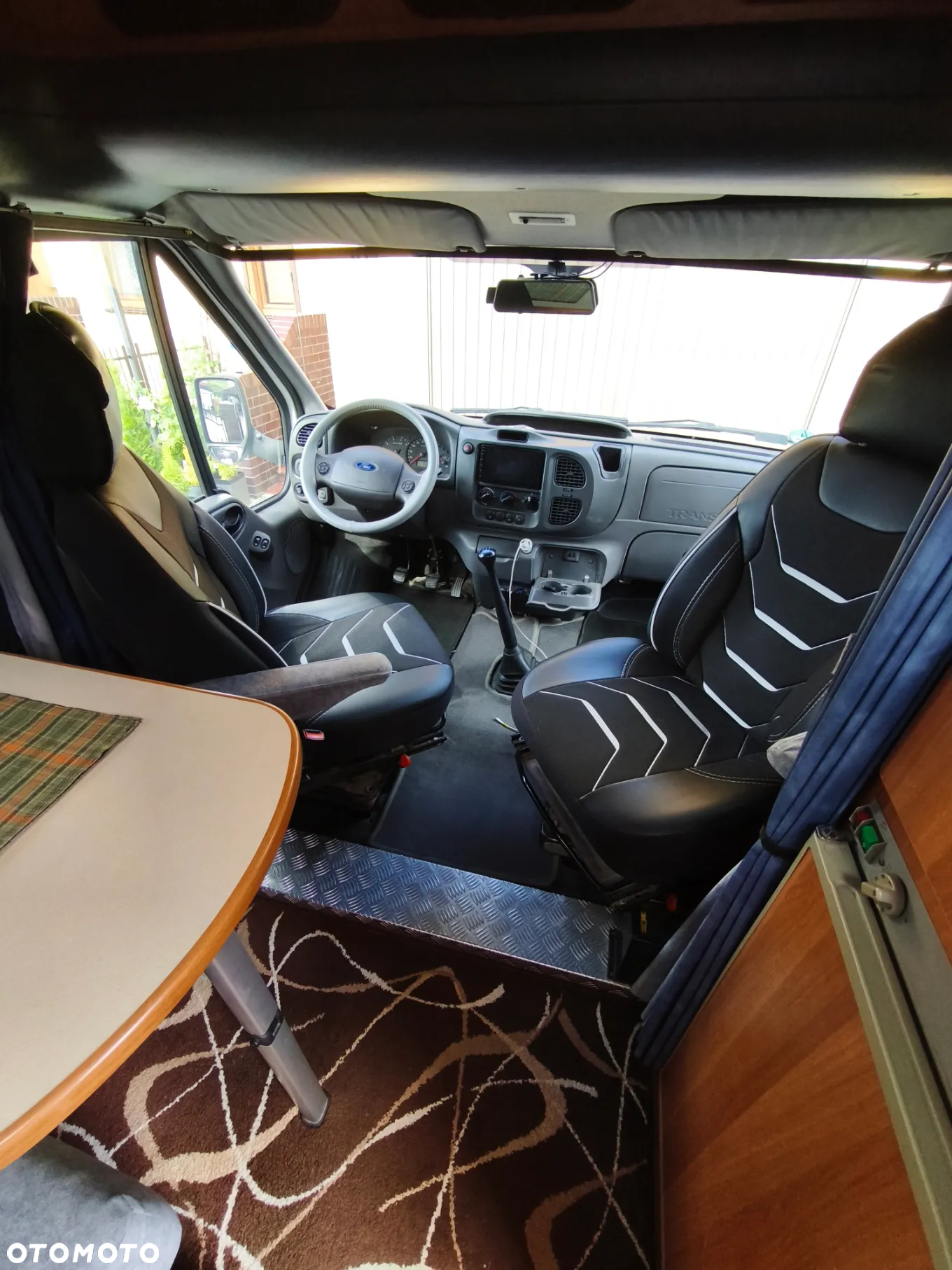 Ford Transit - 12