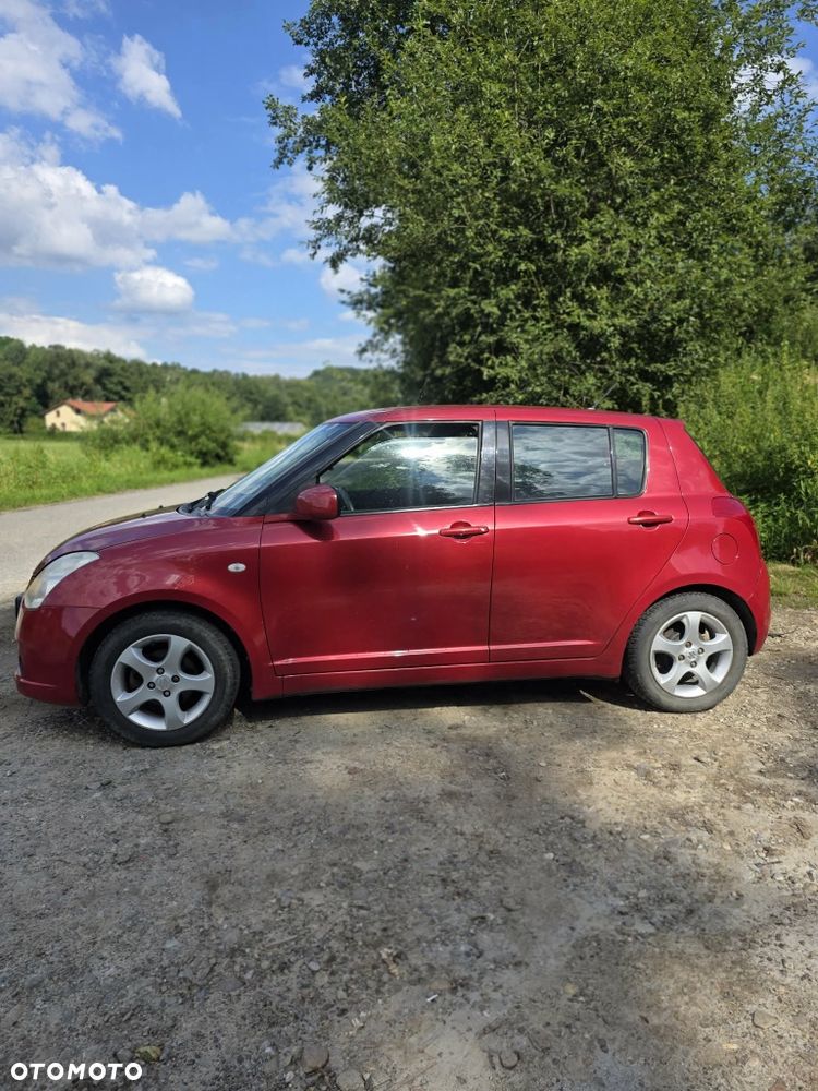 Suzuki Swift - 4
