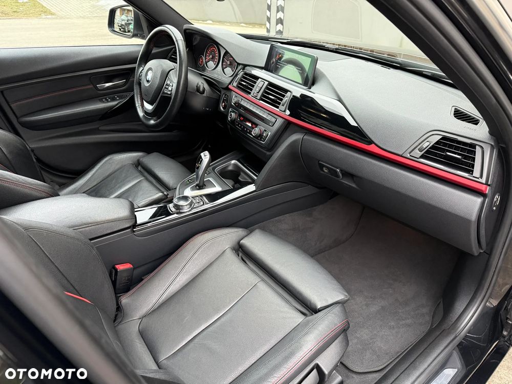 BMW Seria 3 320d xDrive Sport-Aut Sport Line - 31