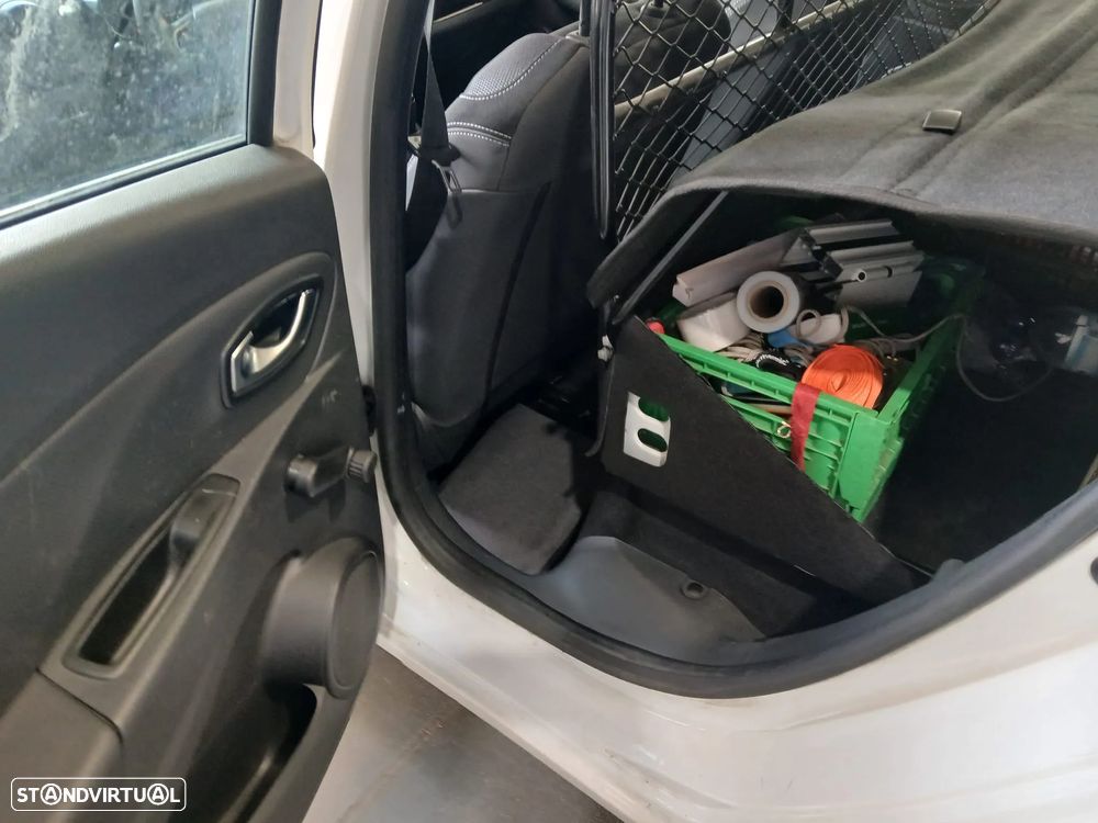 Renault CLIO 1.5 DCI - 10