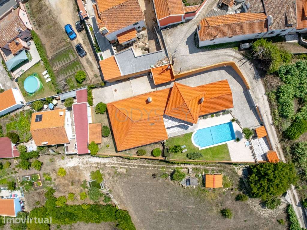 Villa T3 com piscina e vistas panorâmicas aninhada na aldeia histór... - Grande imagem: 4/44